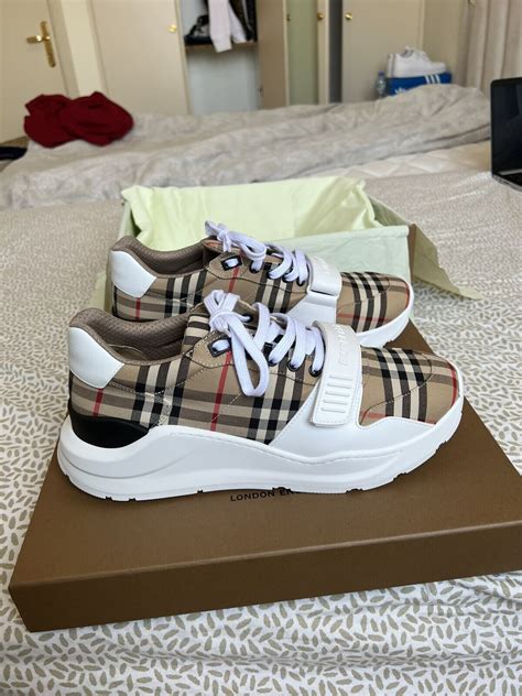 Buy and Sell Burberry Sneakers 